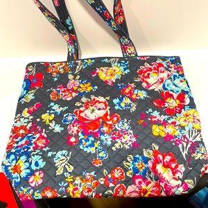 Vera Bradley tote bag